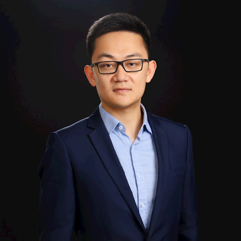 headshot of Michael Yu